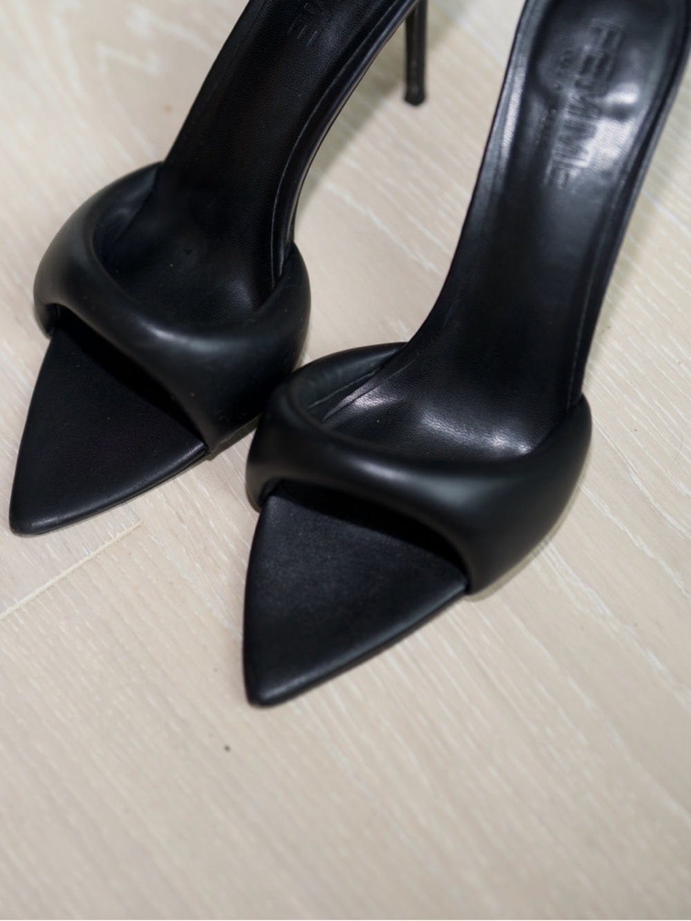 Femme Los Angeles Saint Slipper Black Pointed Toe Stiletto Mule‎ Heels SIZE 38 - Picture 6 of 13